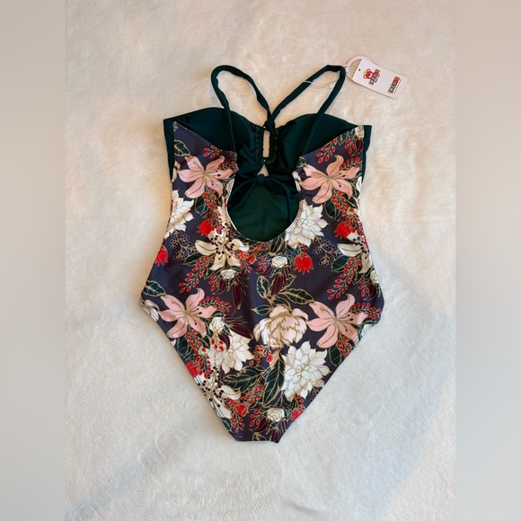 NWT - IMEKIS One Piece Swimsuit W/ Matching Sarong. Size Large. - Picture 6 of 12